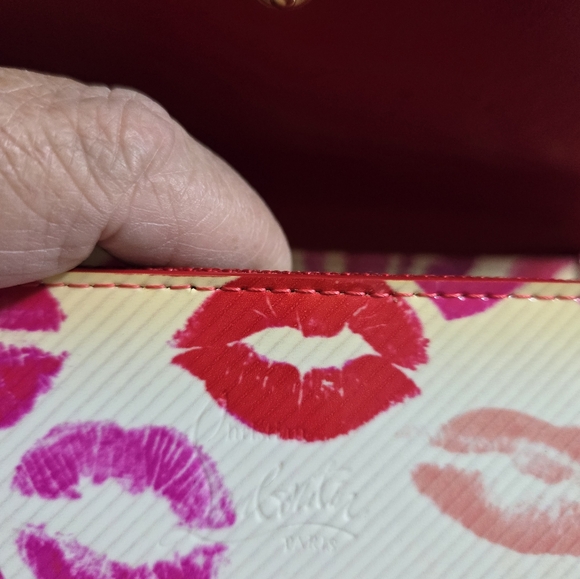 🧡💗CHRISTIAN LOUBOUTIN KISS STUDDED WALLET WITH WRISTLET STRAP - Picture 10 of 10